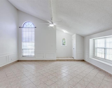 6 Tanager Court - Photo Thumbnail 4