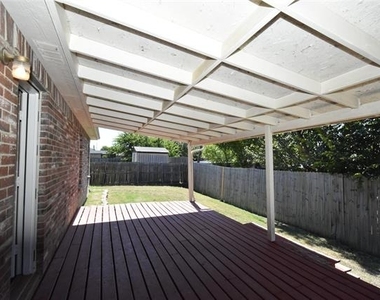 1130 Seneca Drive - Photo Thumbnail 9