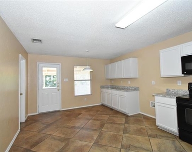 1130 Seneca Drive - Photo Thumbnail 6
