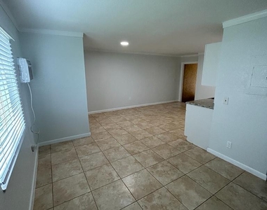 1119 Nw 6th Avenue - Photo Thumbnail 4