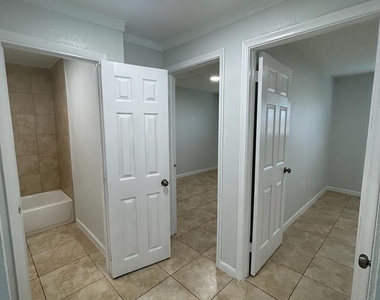 1119 Nw 6th Avenue - Photo Thumbnail 5