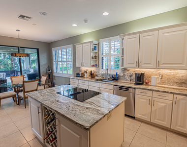 8060 Kiawah Trace - Photo Thumbnail 5