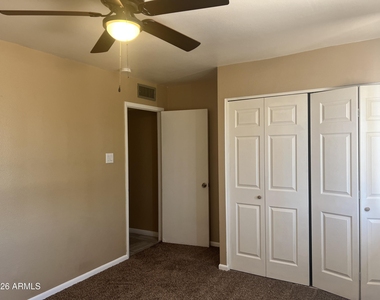 602 E Lodge Drive - Photo Thumbnail 21