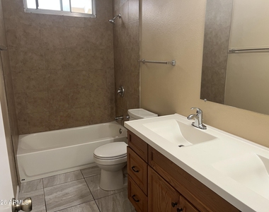 602 E Lodge Drive - Photo Thumbnail 12