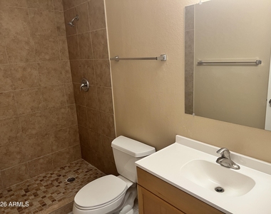 602 E Lodge Drive - Photo Thumbnail 17