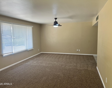 602 E Lodge Drive - Photo Thumbnail 16