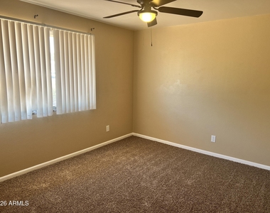 602 E Lodge Drive - Photo Thumbnail 20