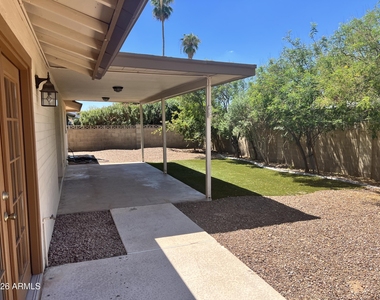 602 E Lodge Drive - Photo Thumbnail 27