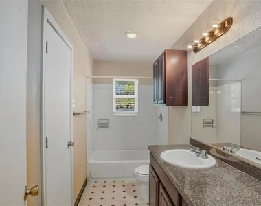 150 S Main Street - Photo Thumbnail 4