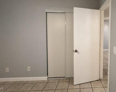 602 E Townley Avenue - Photo Thumbnail 4