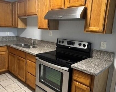602 E Townley Avenue - Photo Thumbnail 1
