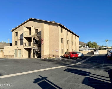602 E Townley Avenue - Photo Thumbnail 15