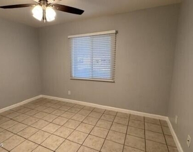 602 E Townley Avenue - Photo Thumbnail 7