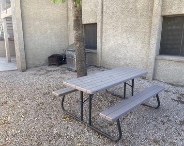 602 E Townley Avenue - Photo Thumbnail 11
