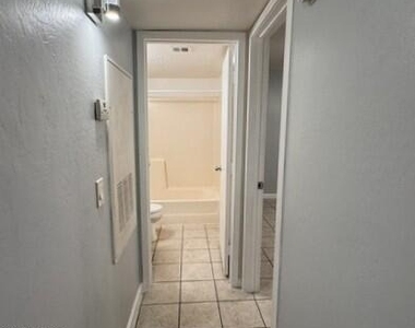 602 E Townley Avenue - Photo Thumbnail 3