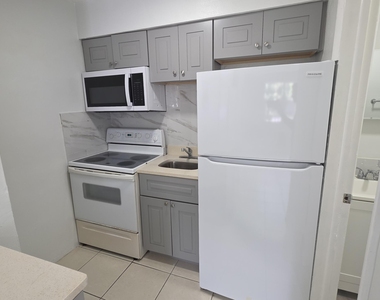 7311 Venetian Street - Photo Thumbnail 3