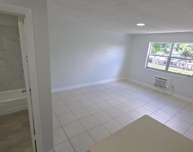 7311 Venetian Street - Photo Thumbnail 5