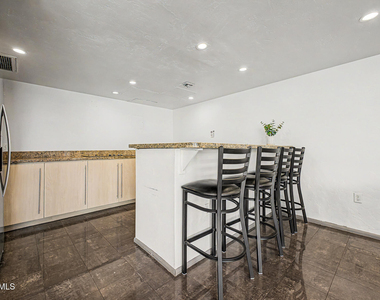 805 N 4th Avenue - Photo Thumbnail 22