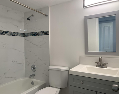 10011 Winding Lake Road - Photo Thumbnail 4