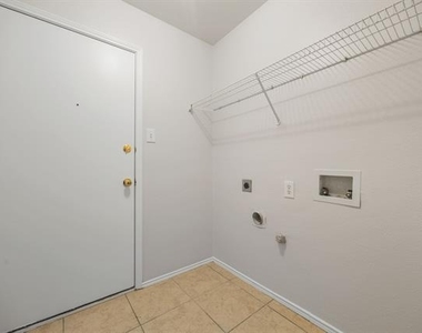 9313 Norfolk Lane - Photo Thumbnail 18