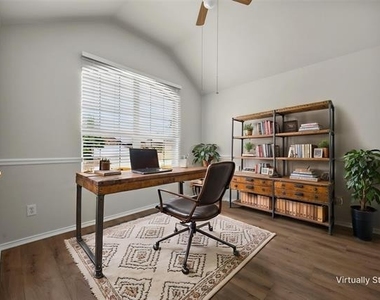 9313 Norfolk Lane - Photo Thumbnail 15