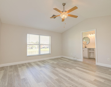 446 Rainbow Springs Terrace - Photo Thumbnail 5