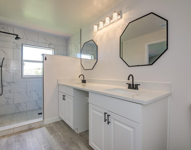 446 Rainbow Springs Terrace - Photo Thumbnail 7