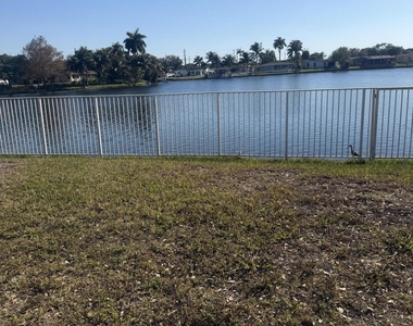2181 Nw 94th Avenue - Photo Thumbnail 6