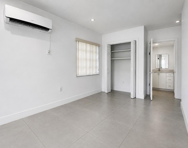 2152 Sw 72nd Avenue - Photo Thumbnail 2