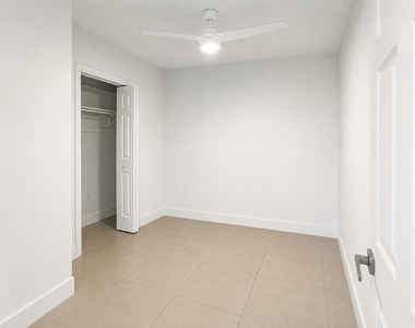 2152 Sw 72nd Avenue - Photo Thumbnail 4