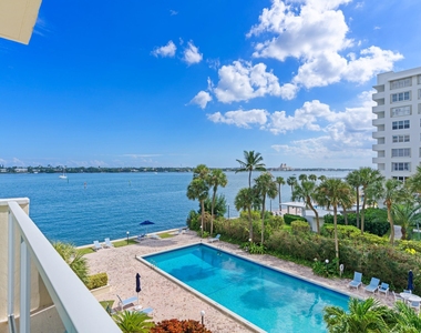 2800 N Flagler Drive - Photo Thumbnail 5