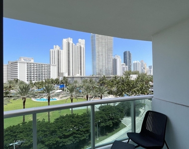 19370 Collins Avenue - Photo Thumbnail 19