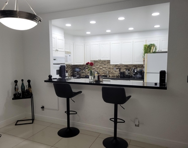 19370 Collins Avenue - Photo Thumbnail 3