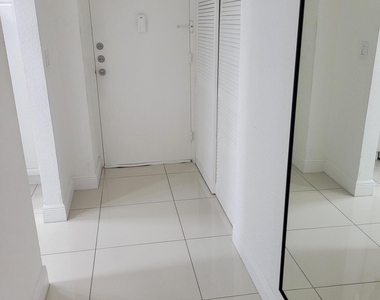 19370 Collins Avenue - Photo Thumbnail 6