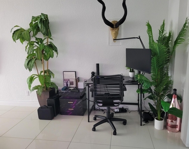 19370 Collins Avenue - Photo Thumbnail 8