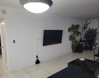 19370 Collins Avenue - Photo Thumbnail 7