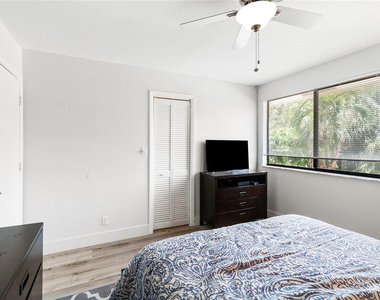 324 City View Drive - Photo Thumbnail 17