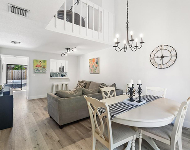 324 City View Drive - Photo Thumbnail 3