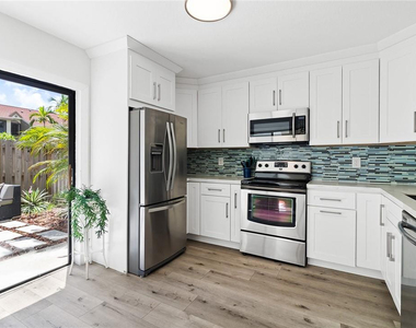 324 City View Drive - Photo Thumbnail 9