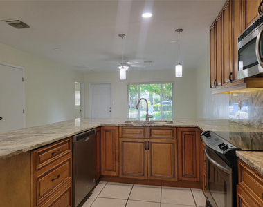 1601 Sw 1 Terrace - Photo Thumbnail 2