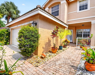 5018 Starblaze Drive - Photo Thumbnail 2