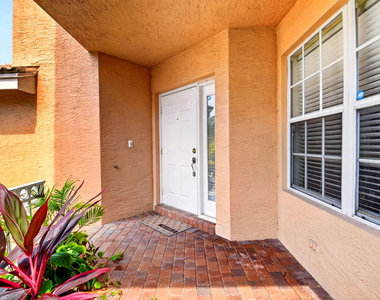 5018 Starblaze Drive - Photo Thumbnail 5