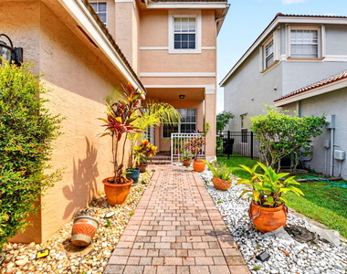 5018 Starblaze Drive - Photo Thumbnail 3
