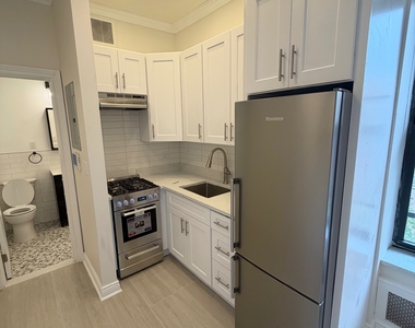 189 East 93rd Street - Photo Thumbnail 3