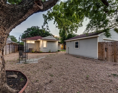 9026 Livenshire Drive - Photo Thumbnail 24