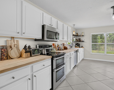 5758 Benbow Court - Photo Thumbnail 9