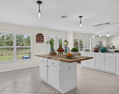 5758 Benbow Court - Photo Thumbnail 10