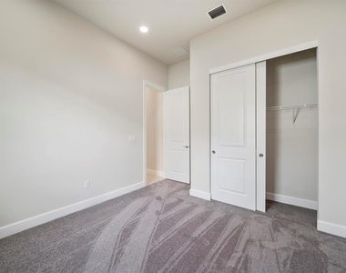 818 Se Courances Drive - Photo Thumbnail 26