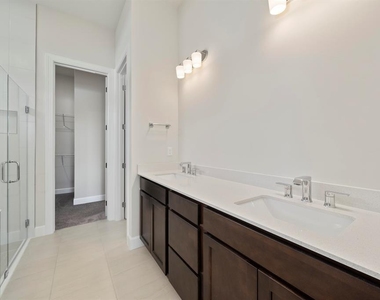 818 Se Courances Drive - Photo Thumbnail 19