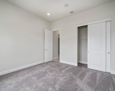 818 Se Courances Drive - Photo Thumbnail 23